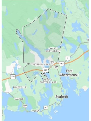 A map of the lake showing its long crescent shape, the connection to the ocean and surrounding areas.